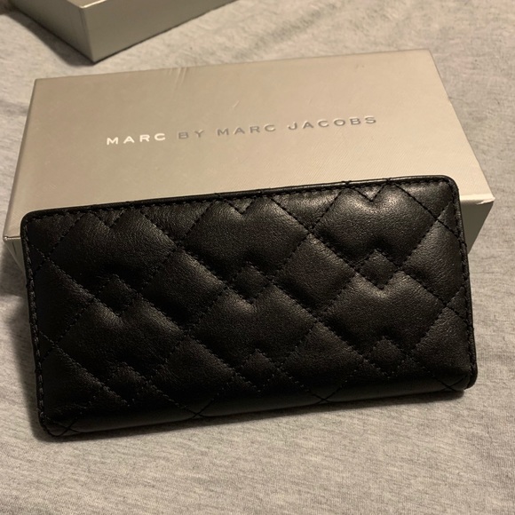 Marc Jacobs “Classic Q” - Miru Leather Wallet - Picture 3 of 3